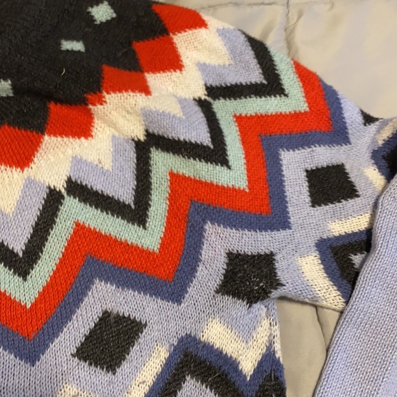 Large Old navy winter sweater - Picture 4 of 5